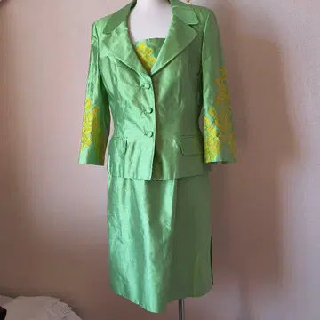 에스카다 꽃무늬 라이트 그린 셋업 38 실크 독일제