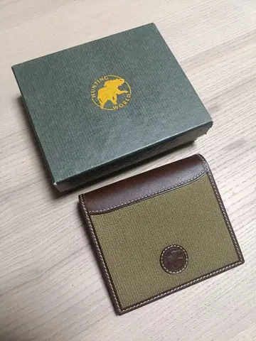 [새상품급] [미사용 보관품] 헌팅월드 접이식 지갑