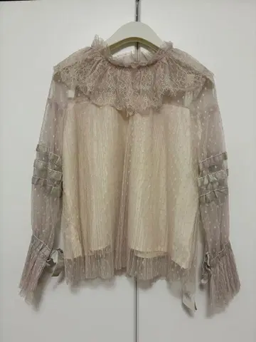 버블스 상의 베이지 레이스 새상품 미사용 택 포함