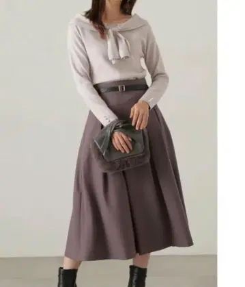 PROPORTION BODY DRESSING 디자인 플레어 턱 스커트