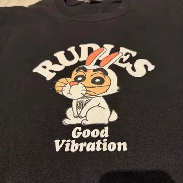 크루넥 맨투맨 짱구는 못말려(크레용 신짱) 콜라보 토끼