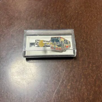 넥타이핀 신키 버스