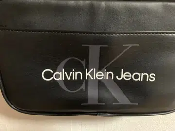 캘빈 클라인 진스 숄더백 블랙