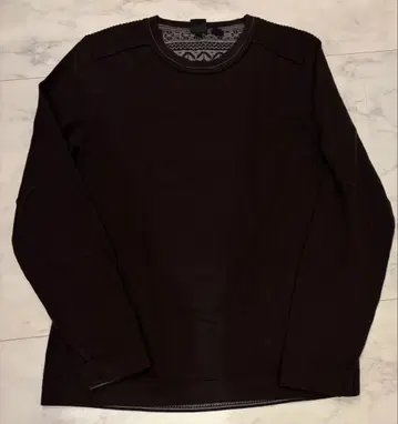 boss 다크 브라운 크루넥 스웨터