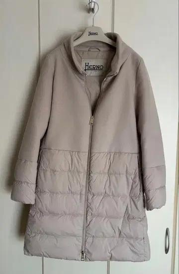 Herno 베이지 다운 자켓 롱 기장