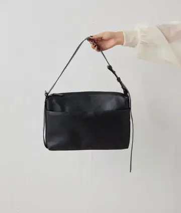 이아파피요네 [ 천연 가죽/480g ] 2WAY 가죽 숄더백