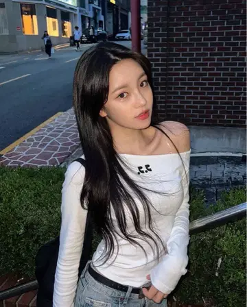 Rest & Recreation 오프숄더 한국 패션