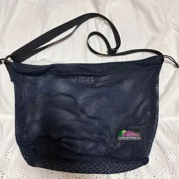 [ TYPE OF PERSON ] 메쉬 숄더백 네이비