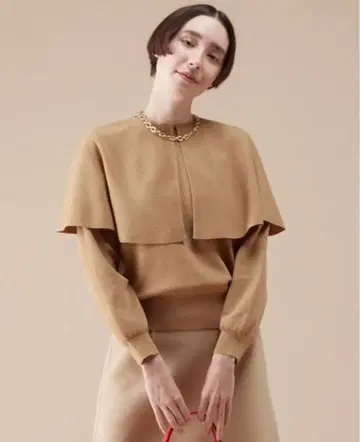 마르티니크(martinique)의 밀라노 와이드 칼라 풀오버