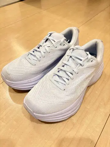 HOKA ONE ONE Bondi8 화이트 26cm