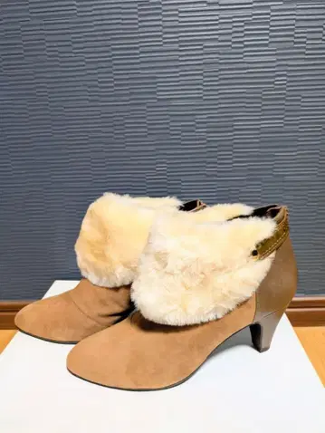 새상품 미사용 EIZO 퍼 달린 숏부츠 부티