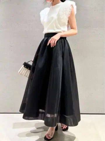 [ 새상품급 ] 시어 러셀 볼륨 스커트 블랙 36 셀포드