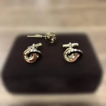 피에르 가르뎅 트위스트 디자인 커프스 링크 넥타이핀