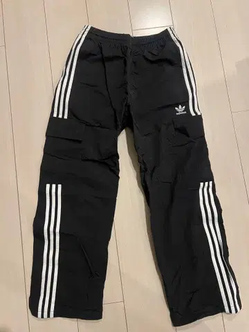 adidas 카고 팬츠