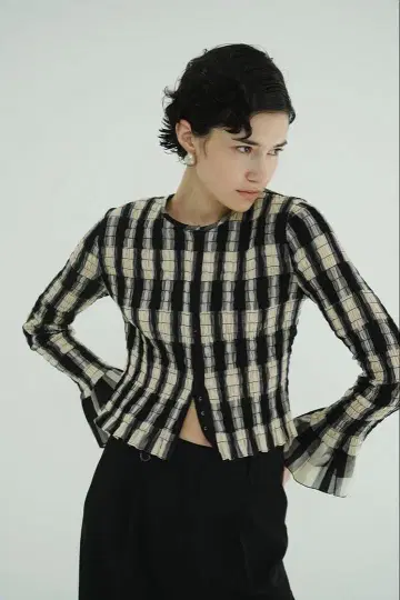 CLANE 클라네 SHIRRING DESIGN BLOUSE 사이즈 1