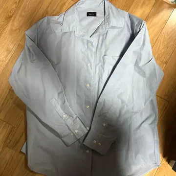 LUCY 라이트 그레이 긴팔 셔츠