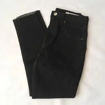 SLY JEANS 블랙 데님 컷오프