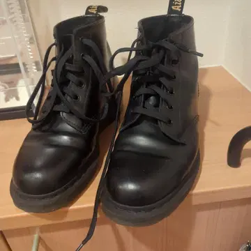 닥터마틴 6홀 [ UK7 ]