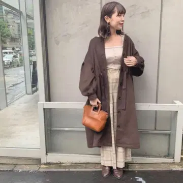 mystic 허리 셔링 코트 브라운