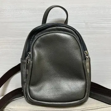 그레이 가죽 백팩