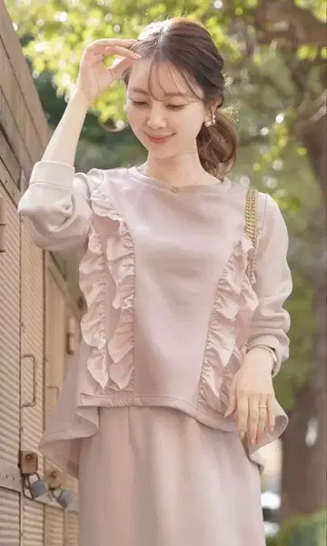 종이상자 니트 새틴 프릴 상의 le reve vaniller