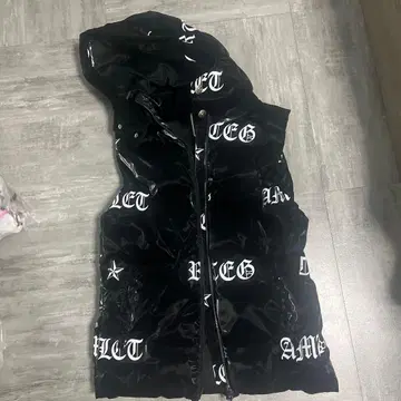 RT EG 로고 프린트 다운 베스트 블랙