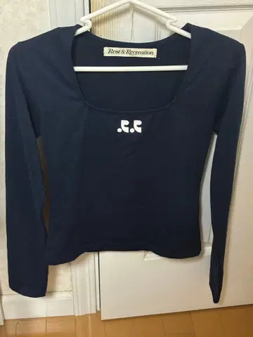 R&R 네이비 스퀘어넥 긴팔 상의