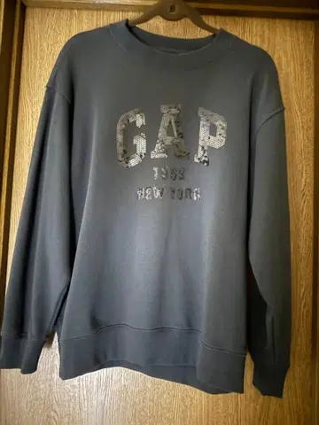 GAP 블랙 크루넥 트레이닝복