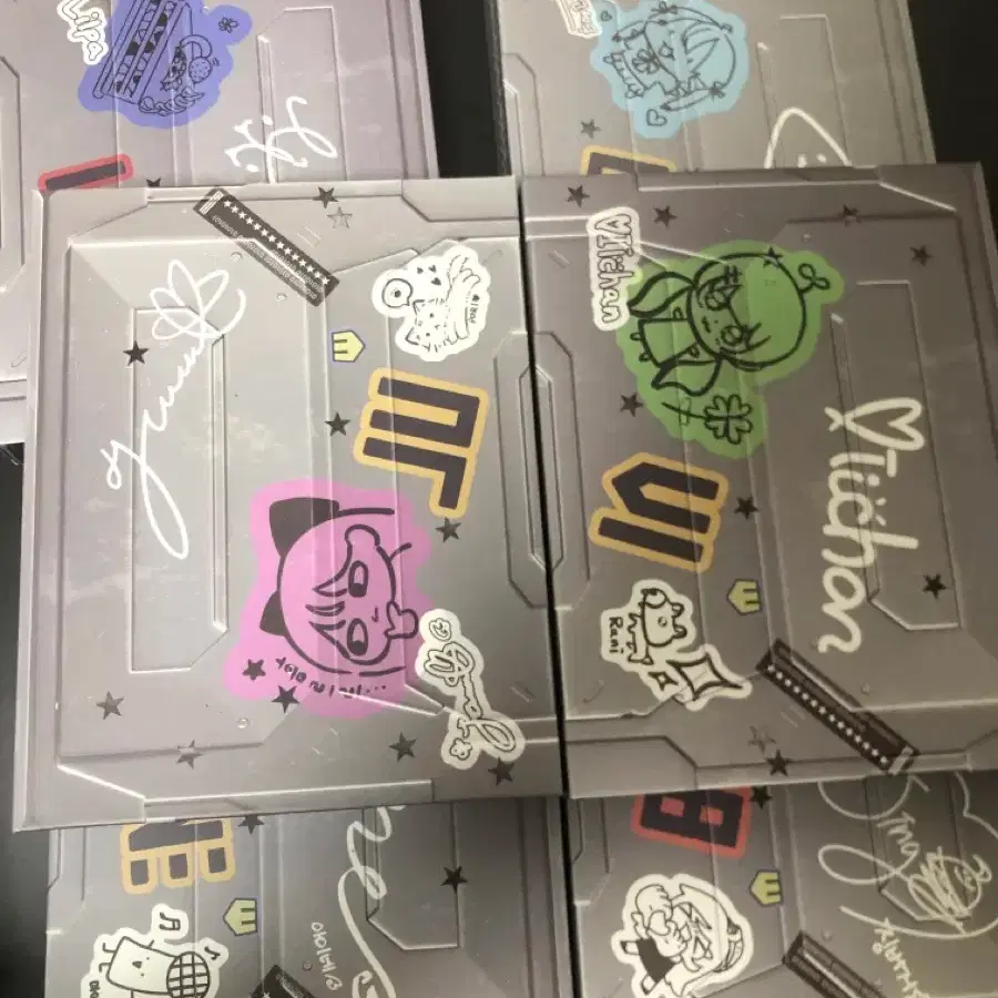 ISEGYE IDOL binder zuu unsealed (no special poca)