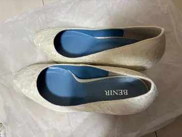 BENIR 화이트 레이스 하이힐