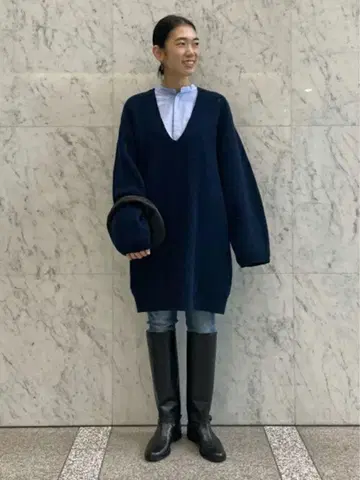 미사용 투모로우랜드 맥피 울 V넥 튜닉 풀오버