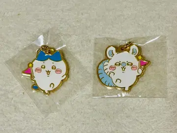 치이카와 파크 게임 경품 메탈 참 하치와레 모몽가 2개