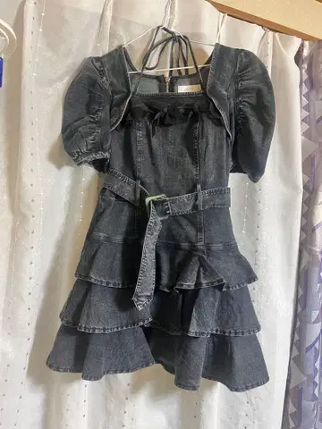 pium 피윰 티어드 프릴 데님 원피스 새상품급