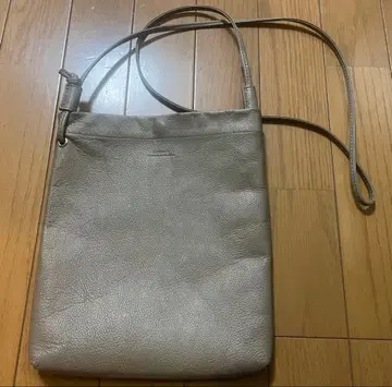 SLOW 사코슈 그레이 계열 주름 가죽