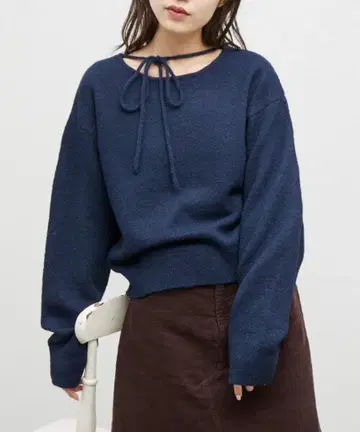 [택 포함 새상품] Discoat 초커 풀오버 네이비