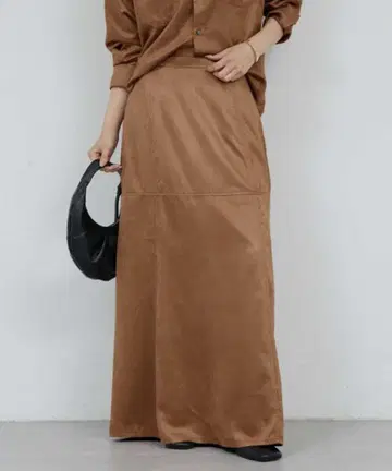 셋업 가능한 페이크 스웨이드 플레어 스커트 GALLARDAGALANTE