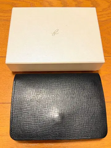 Forme 쇼트 월렛 블랙 서펀틴