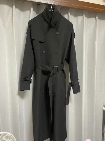 블랙 트렌치코트