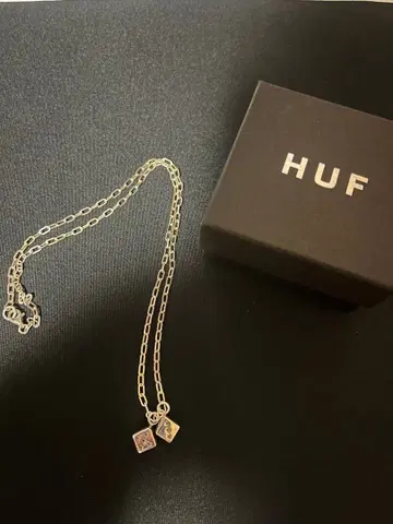 PLANTLIFE DICE NECKLACE / HUF 하프 목걸이