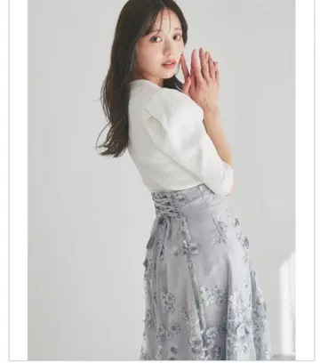 tocco closet 3D 플라워 자수 백 레이스업 플레어 스커트