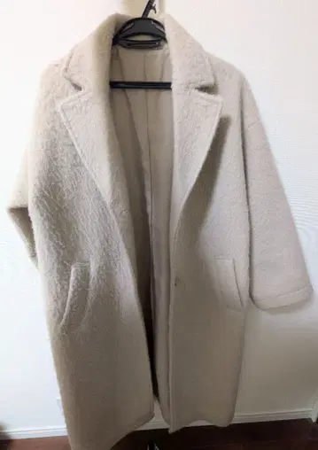 베이지 롱 코트