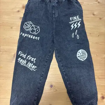 디자인이 된 데님