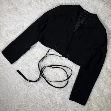 안지비 [ M ] 숏 기장 테일러드 자켓 블랙