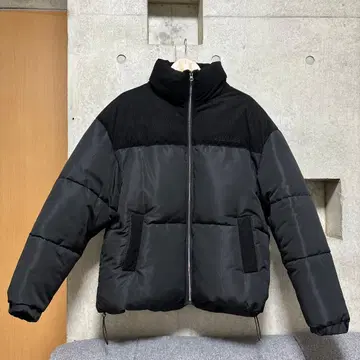 (새상품급) 블랙 다운 자켓 짧은 기장