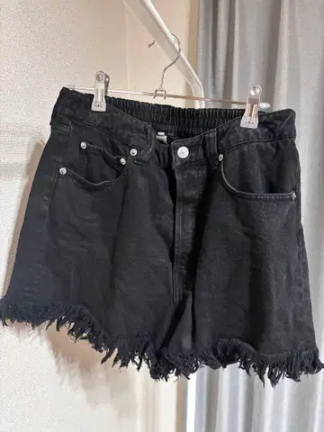 MILKFED. 프린지 장식 숏팬츠