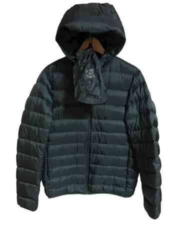 유니클로 남성용 울트라 라이트 다운 파카/D 그린 M 사이즈