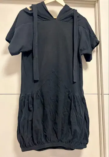 새상품급 BERNHARD WILLHELM 후드 부착 벌룬 원피스