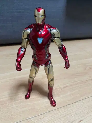 아이언맨 피규어 빨간색