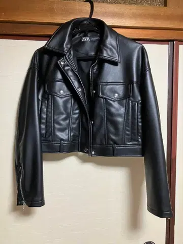ZARA 블랙 크롭 자켓