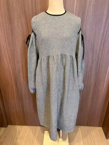 [ HYEON ] shoulder slit onepiece